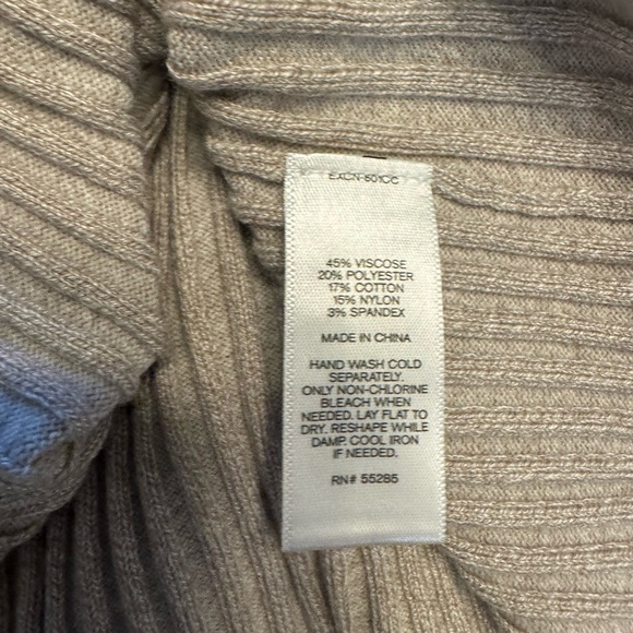 Express Women’s Ribbed Sweater - Picture 3 of 3